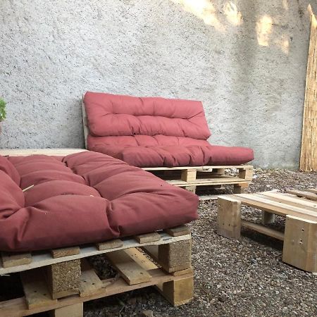 Maisonnette Independante Avec Jardin/Patio Nîmes Eksteriør bilde